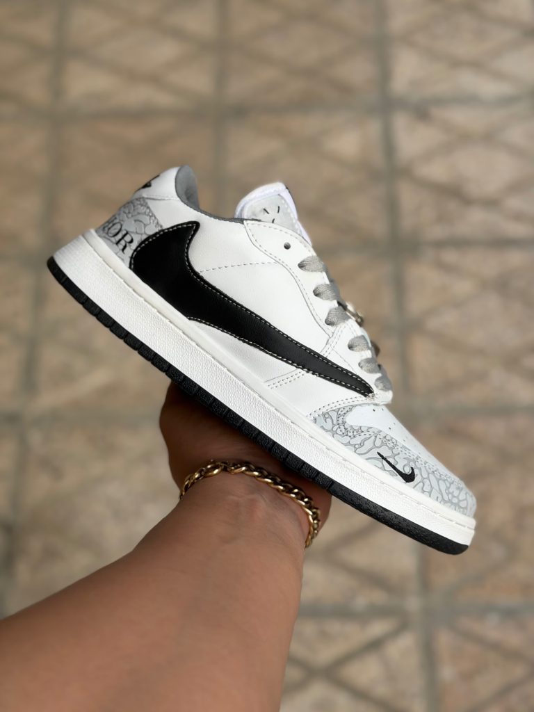 کتونی نایک ترویس اسکات DIOR سفید طوسی ( 2171 )