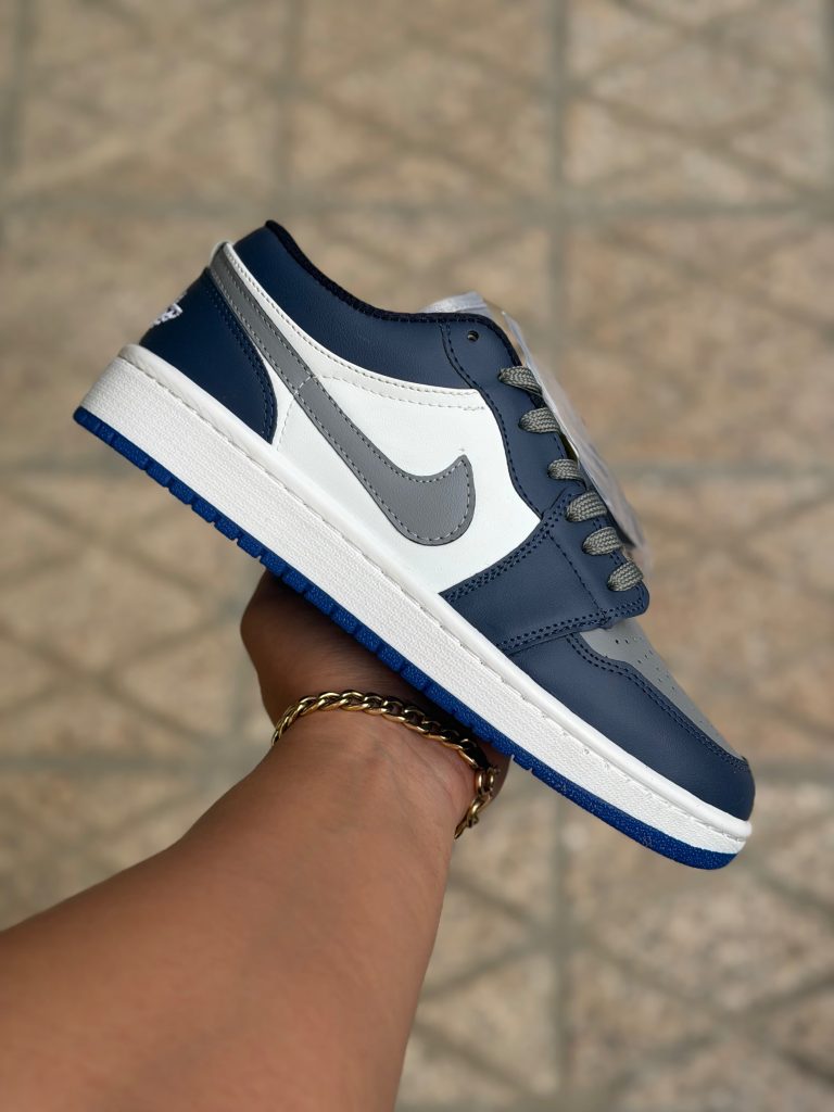 کتونی نایک ایر جردن 1 لو سفید سرمه ای کد 2188