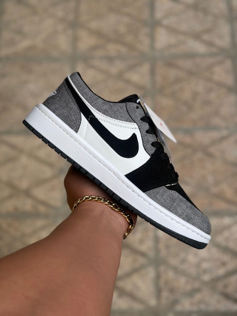 کتونی نایک ایر جردن 1 لو رنگ مشکی طوسی (کد 2187)