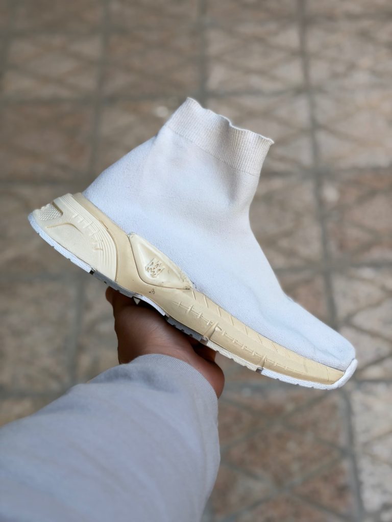 کتونی امیری ساقدار جورابی سفید کرم