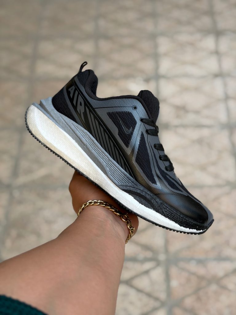 کتونی نایک VOMERO 18X به رنگ مشکی و طوسی