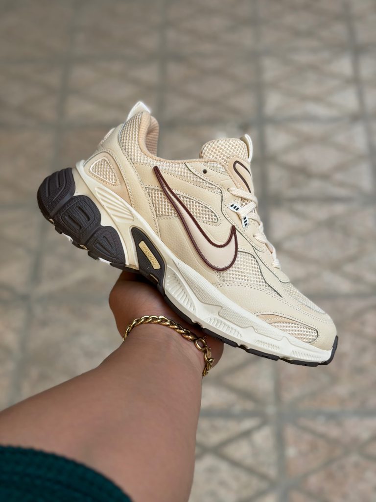 کتانی نایک مدل V5k رنگ کرم کد 2220