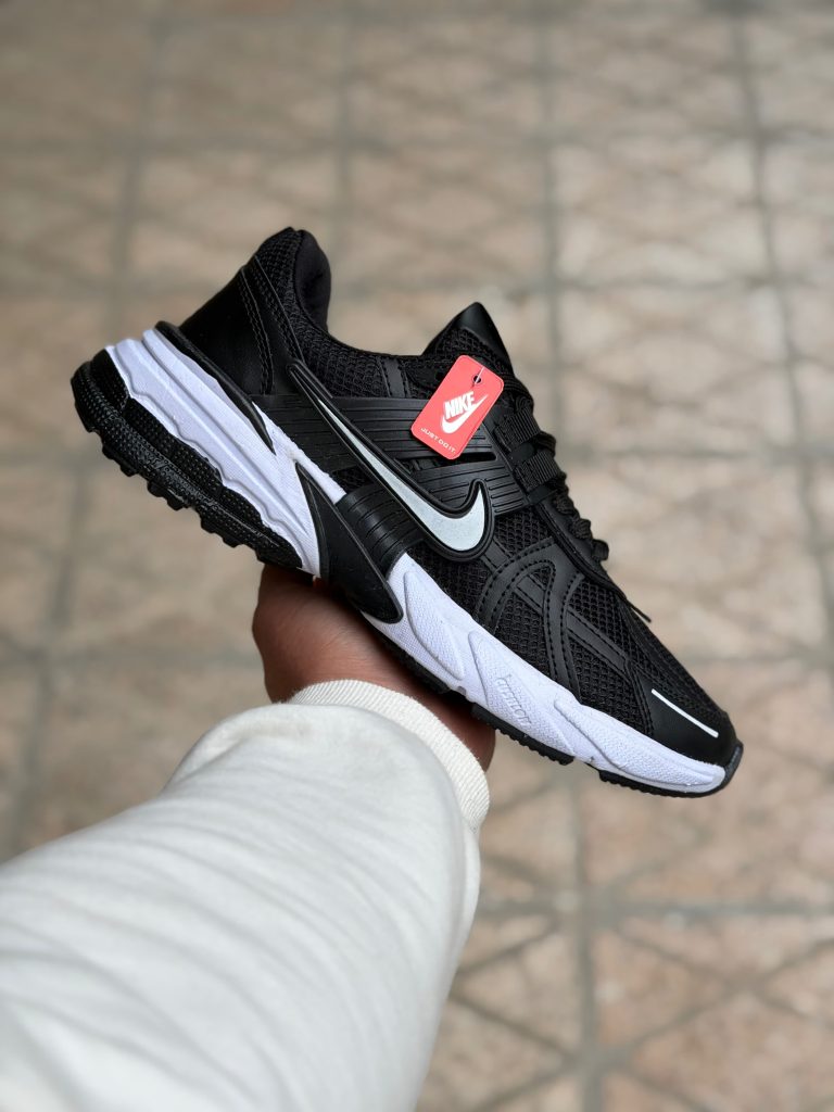 کتونی نایک V2k مشکی سفید کد 2222